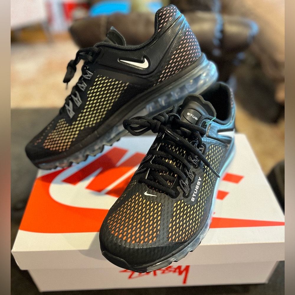 BNIB Nike AirMax 2013 x Stussy -Black size 10.5M
